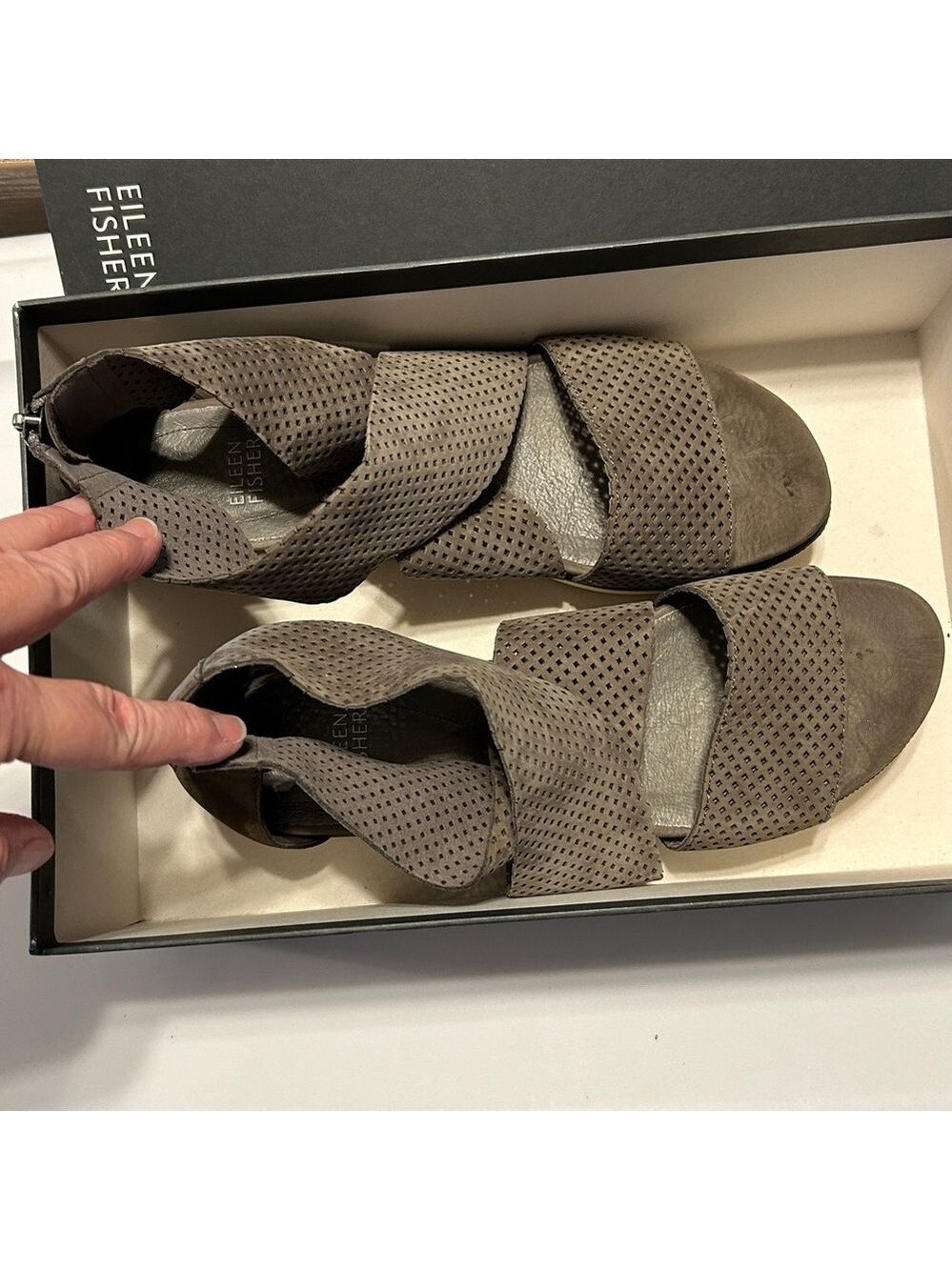 Eileen Fisher woman’s Dark gray Sandals. Size 9 1/2 M. Good condition. Zip back - Picture 6 of 11
